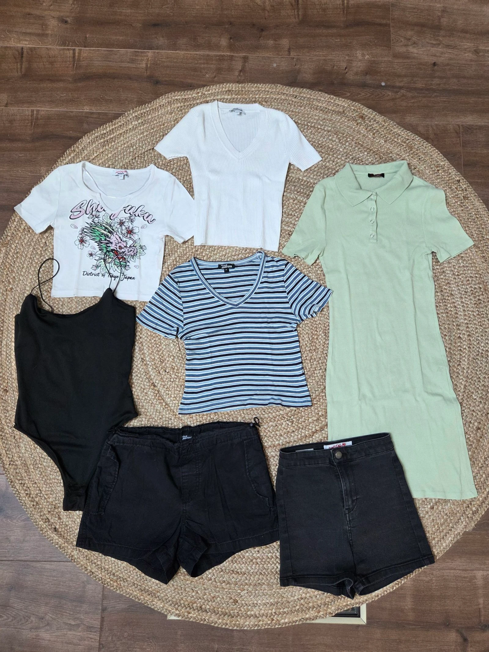 Lot vêtements été XS t-shirts shorts robe